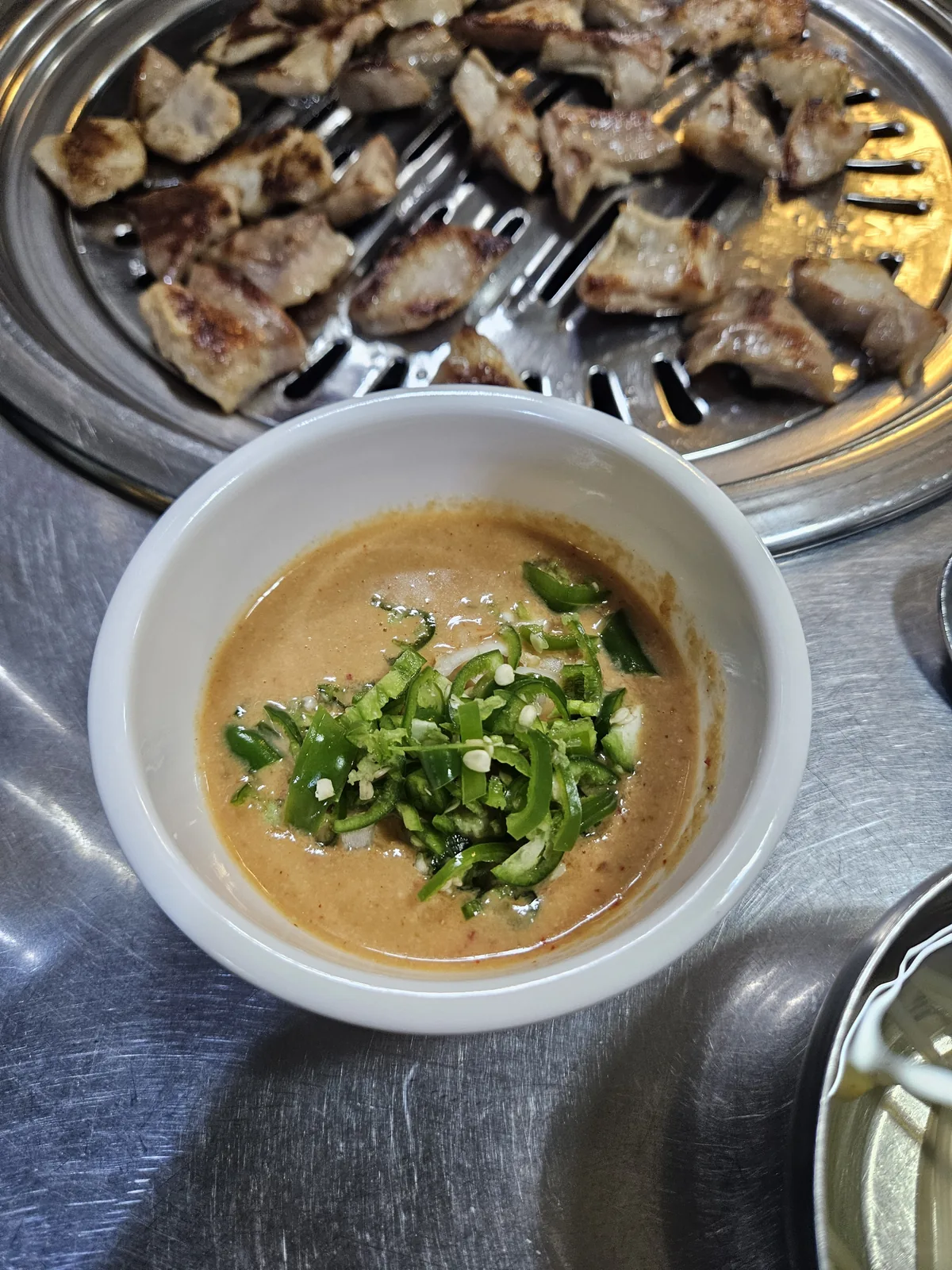 saemgol charcoal grilled makchang bangbae the dipping sauce 03