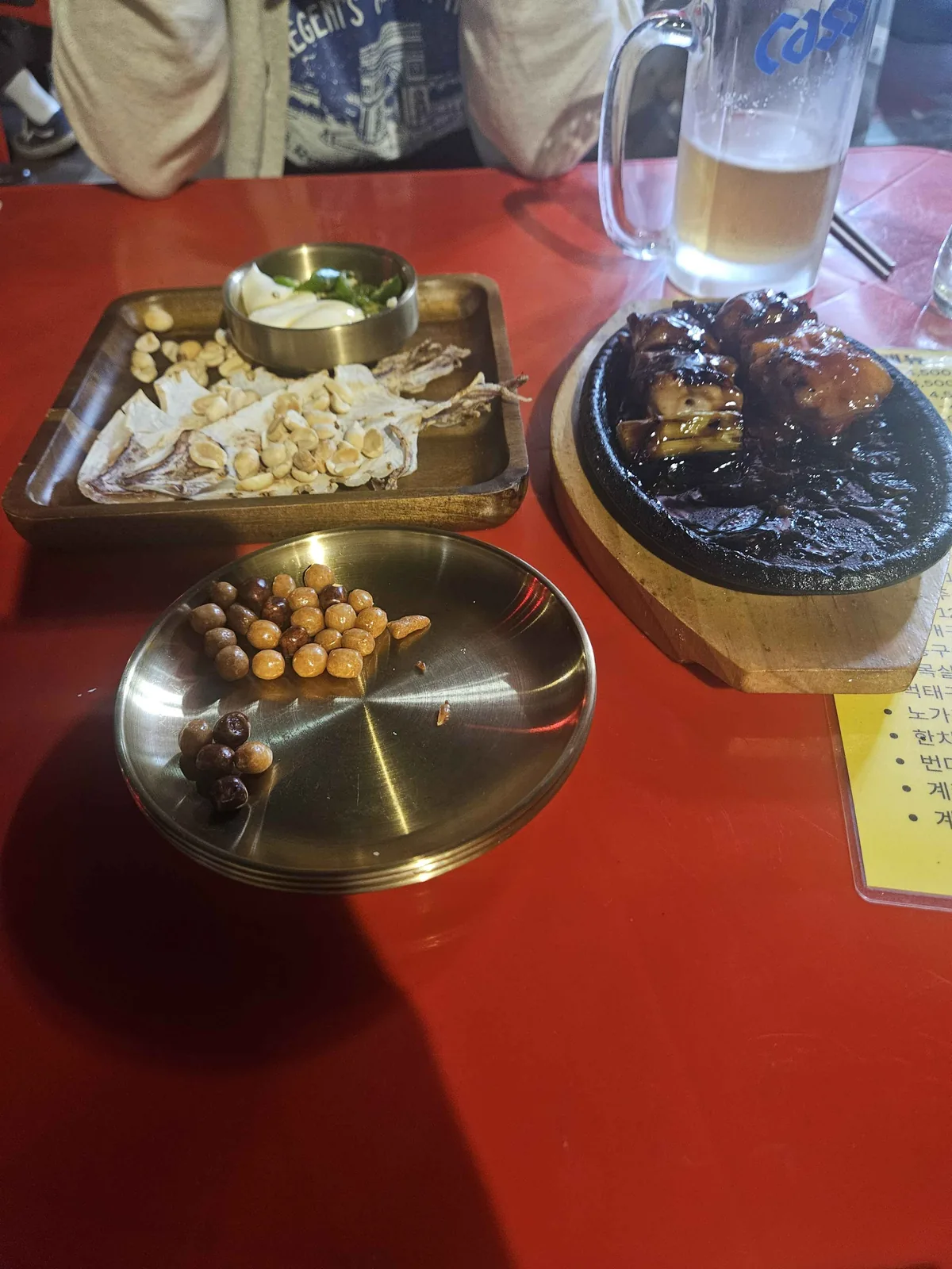 이수 압구정닭꼬치 기본안주와한치 닭꼬치