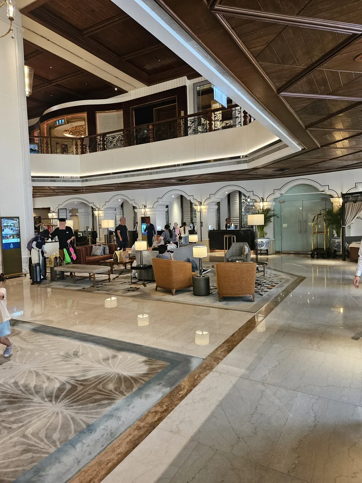 The other side of the main hall